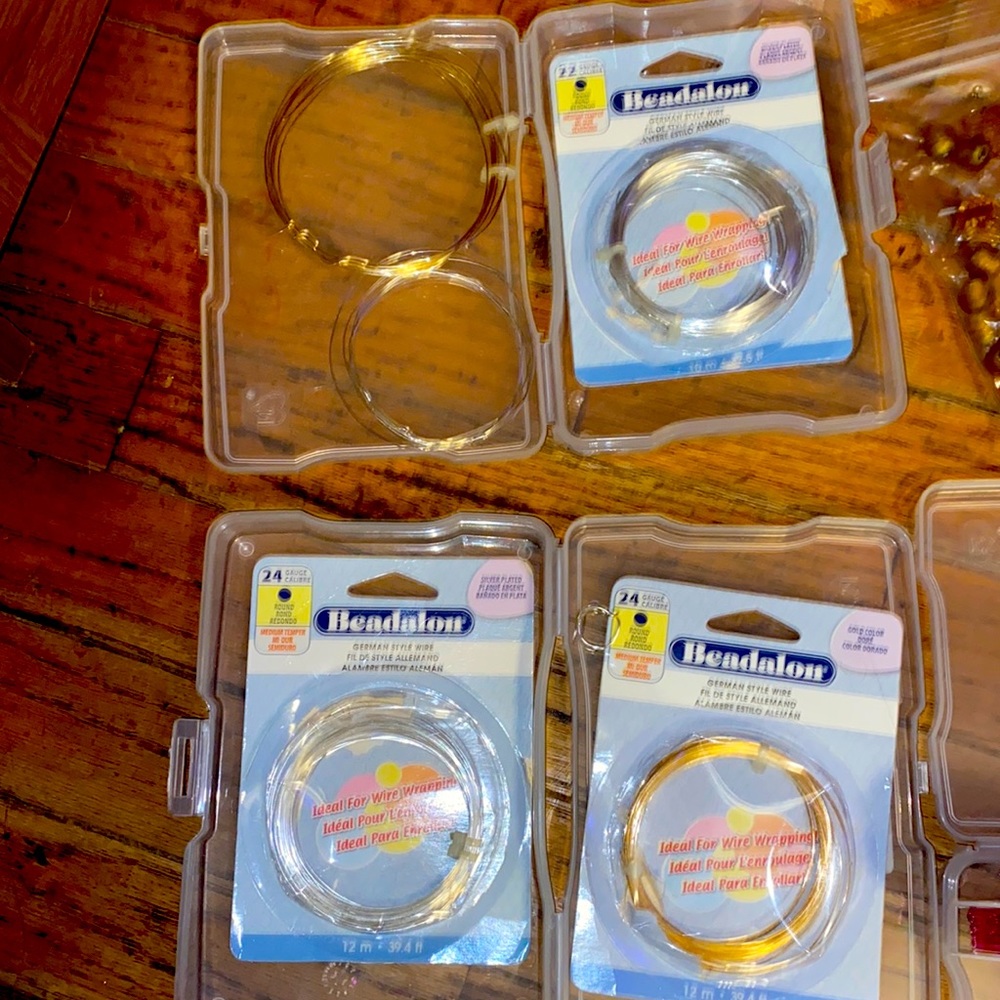 LARGE LOT OF JEWELRY MAKING ITEMS, wire,chains,rollof chain,beads,pendants,rings